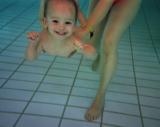 Samuel allein unter Wasser